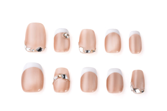 Cute Short Nail Art for Commuting