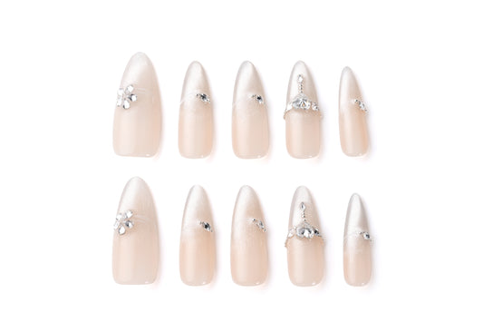 "Diamond Flower" style nails