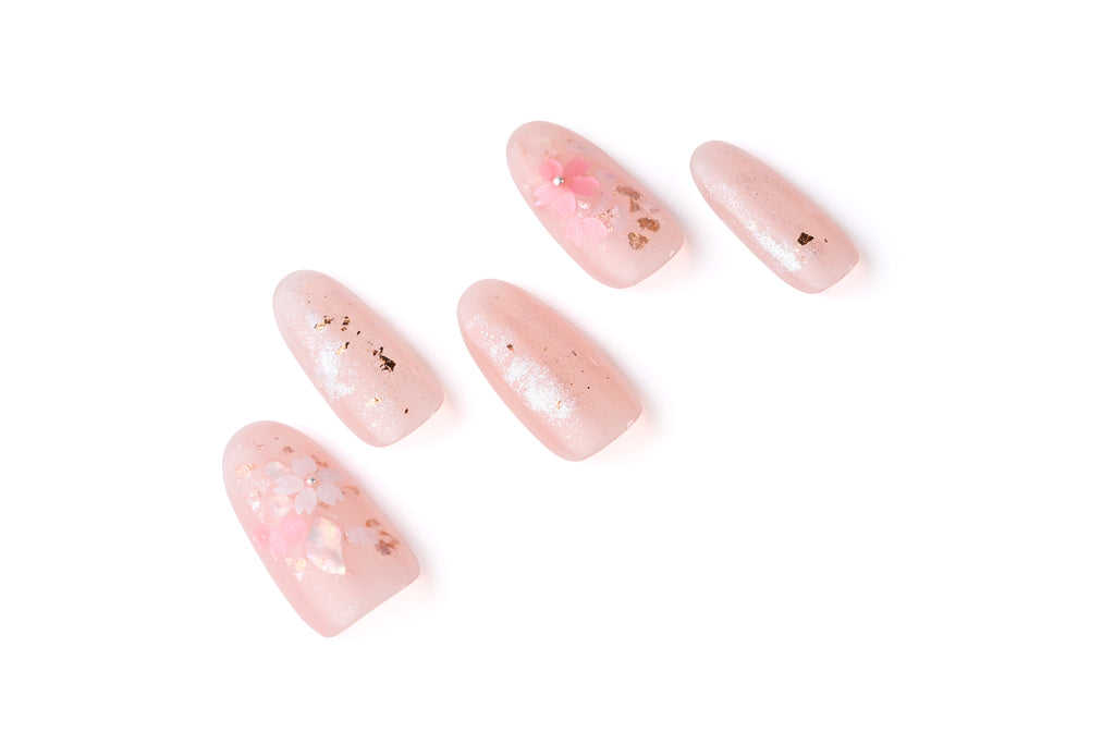 “Sakura Monogatari” style nails