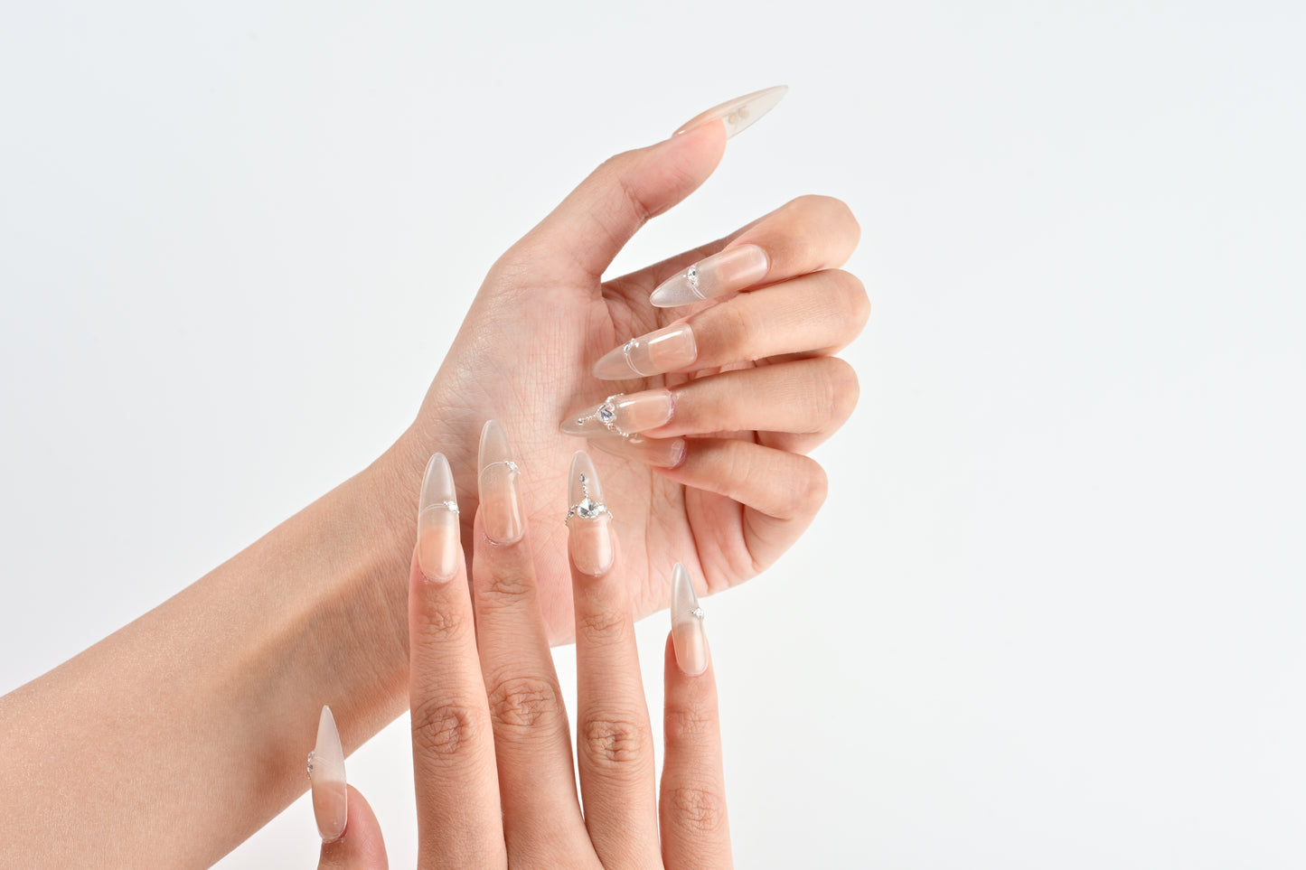 "Diamond Flower" style nails