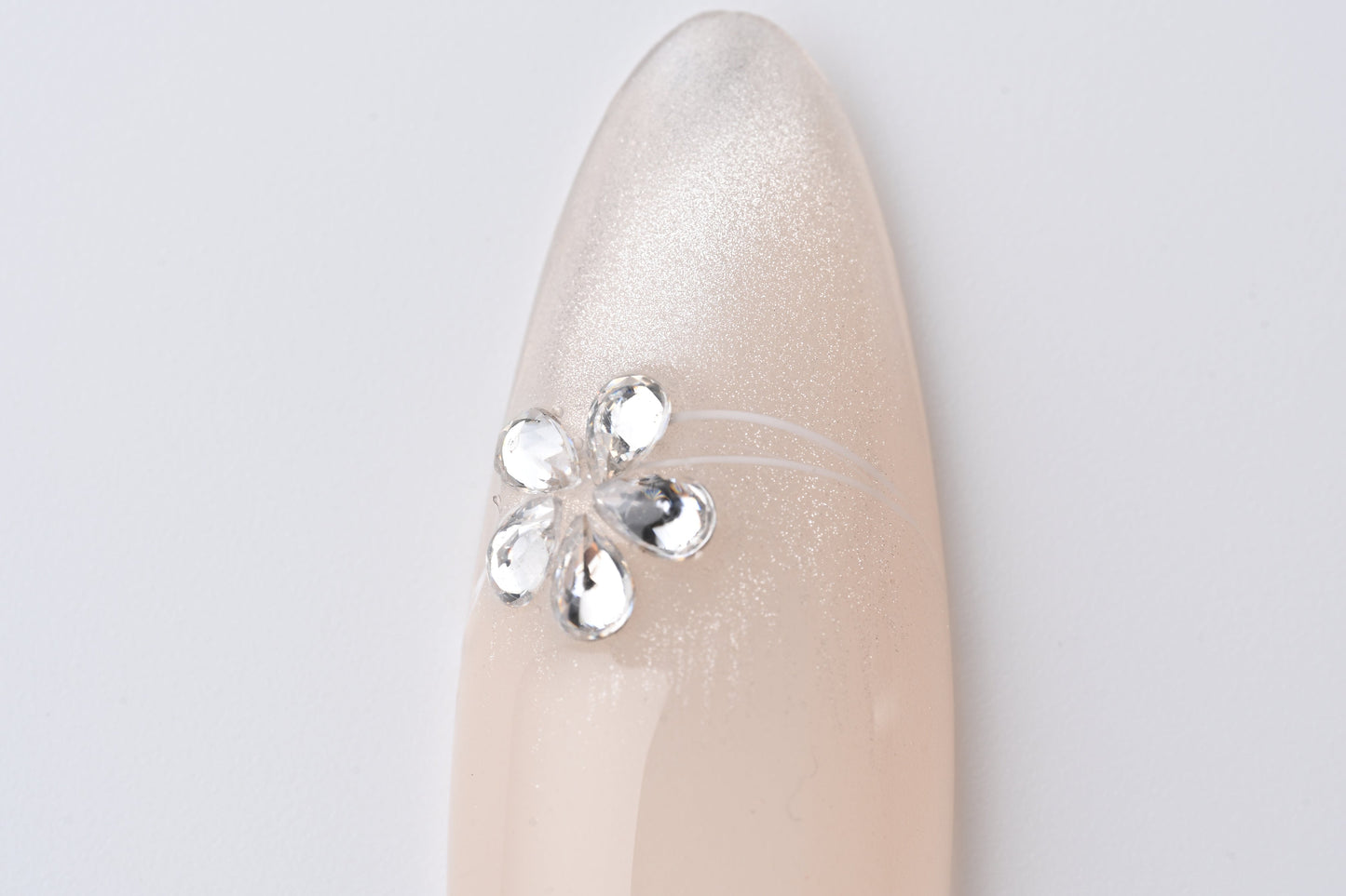 "Diamond Flower" style nails